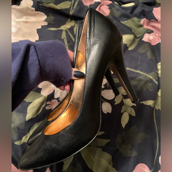 🦇 Vintage BCBGeneration heels/pumps 🦇 - Picture 4 of 7